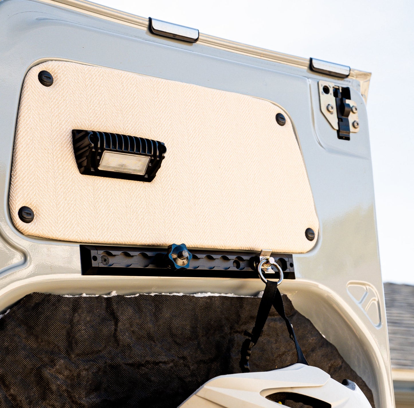 Venture L-Track Angled End Caps (4 Pack)